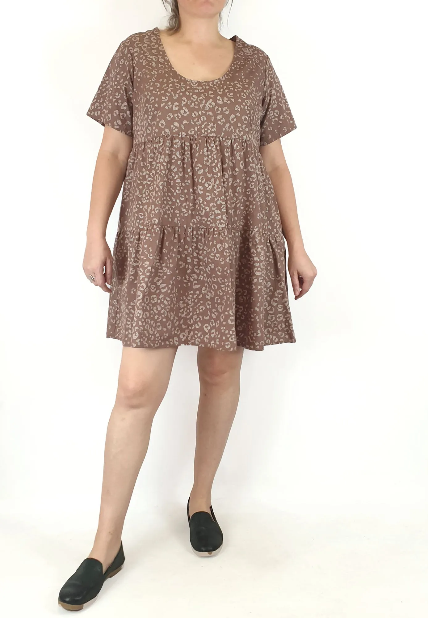 Brown print dress best fits size 14