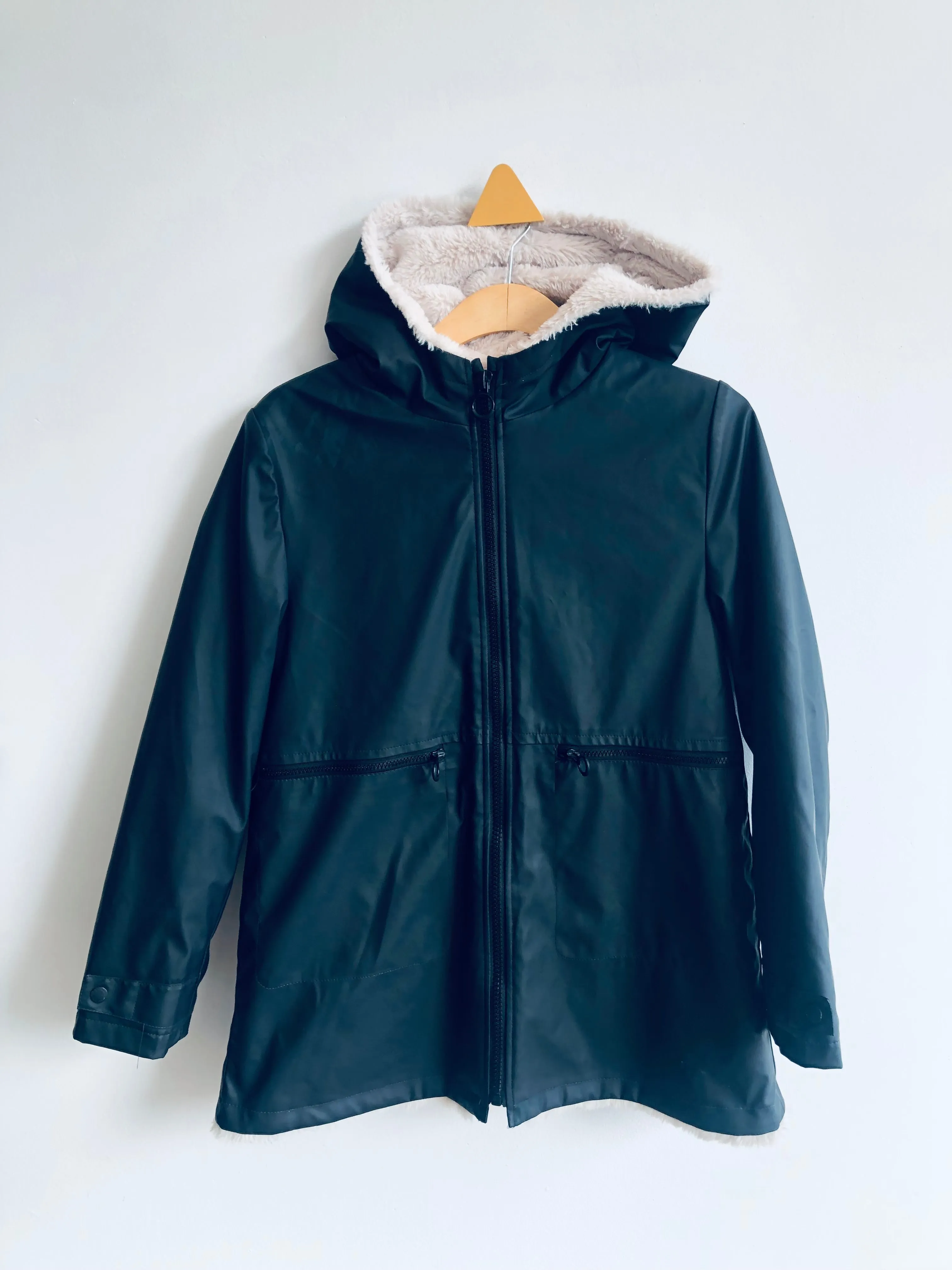 Cozy Raincoat (slight shoulder discolouring) // 13-14Y