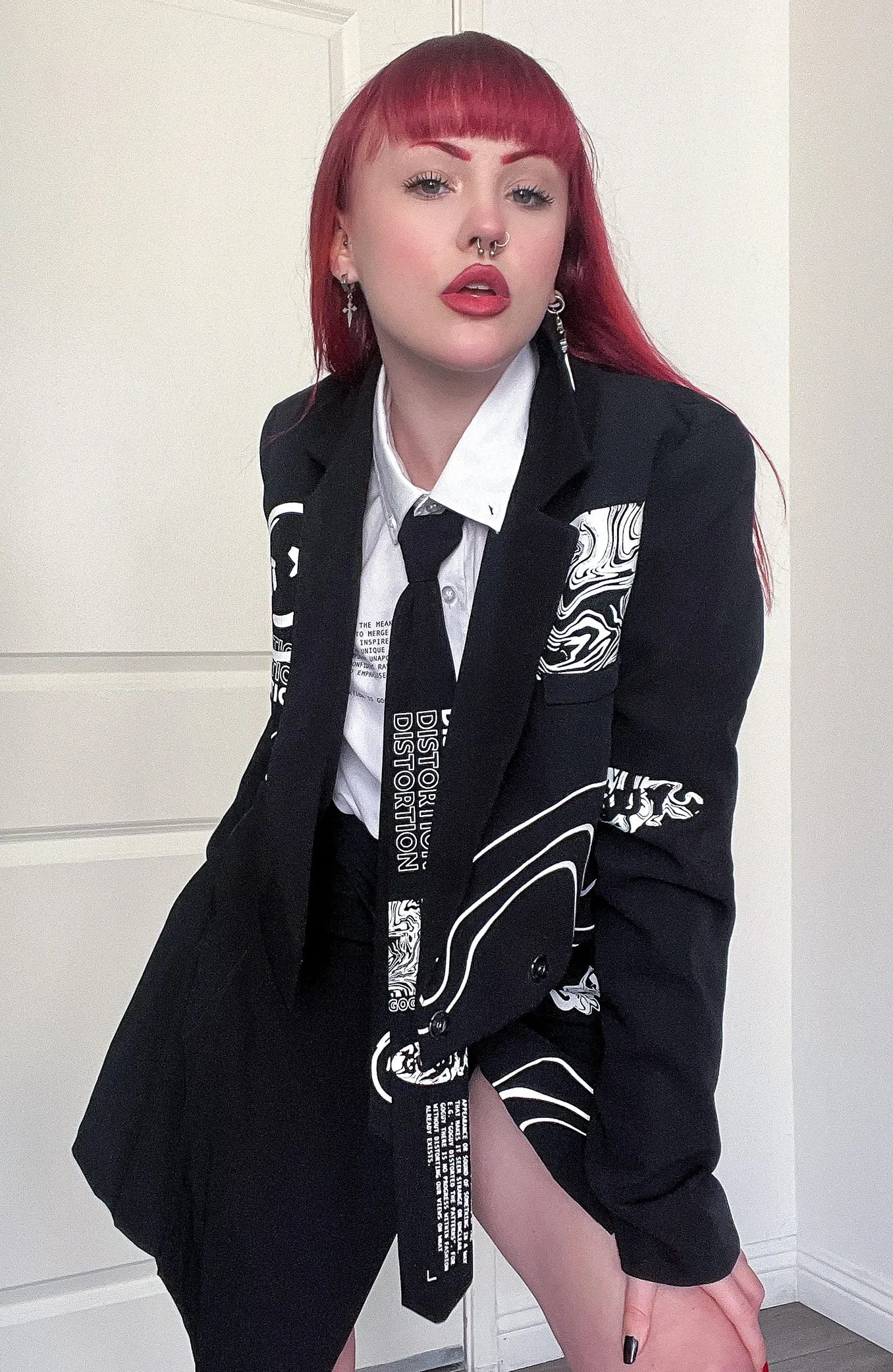 Distortion Crop Blazer