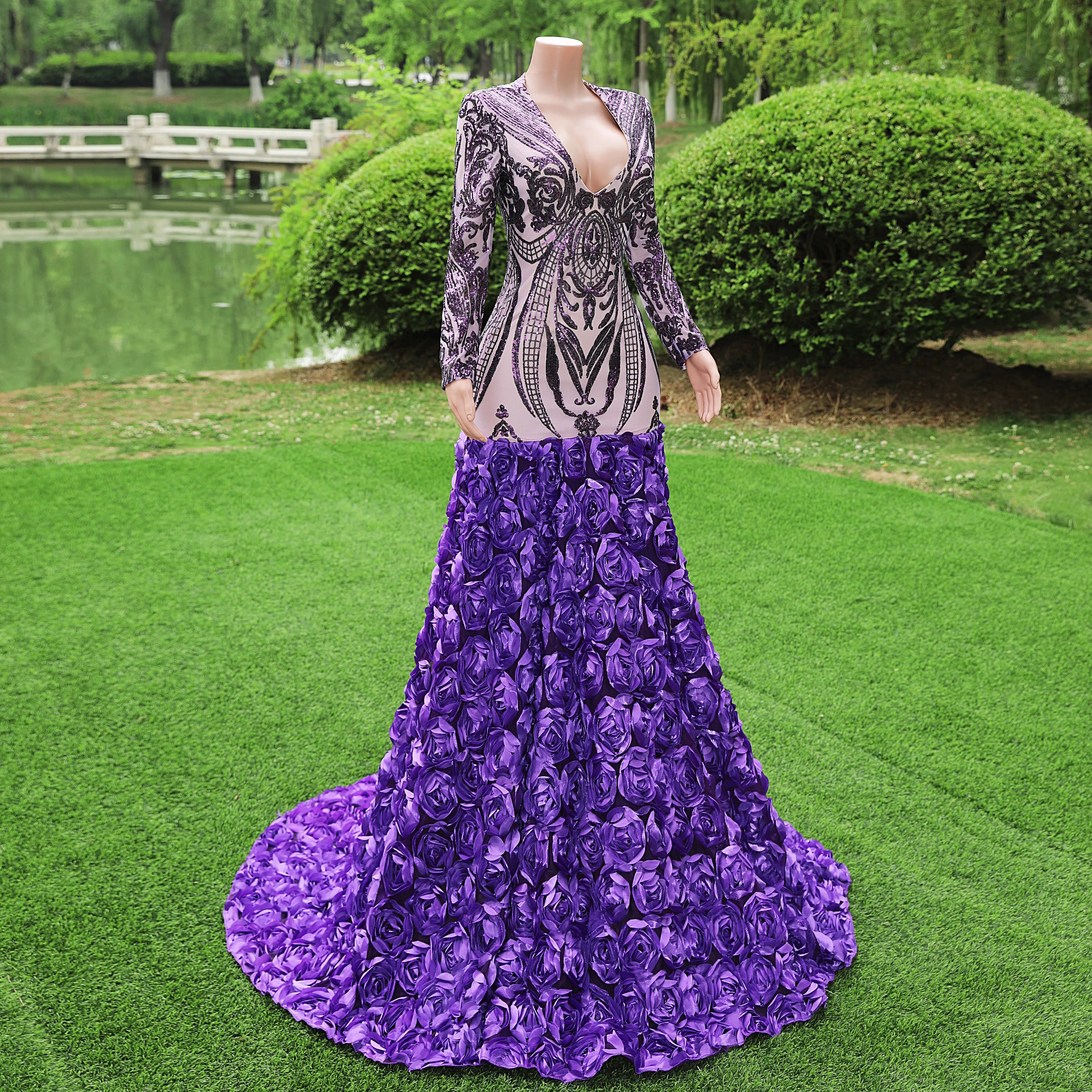Gorgeous Purple Long Sleeves V-Neck Prom Dress Sequins With Flowers