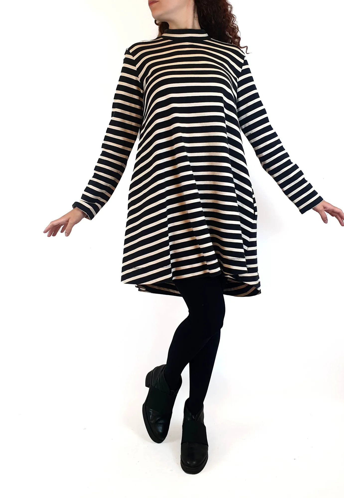 Gorman black and white striped long sleeve dress size 10