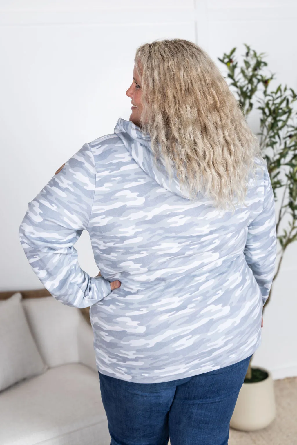 IN PRODUCTION Hailey Pullover Hoodie - Camo