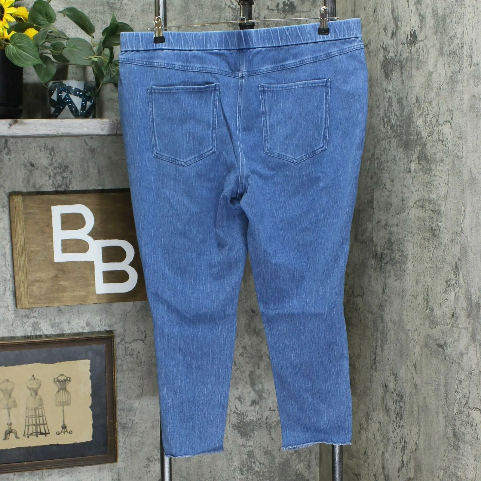 Isaac Mizrahi Live! Plus Petite Knit Denim Tulip Hem Ankle Jeans