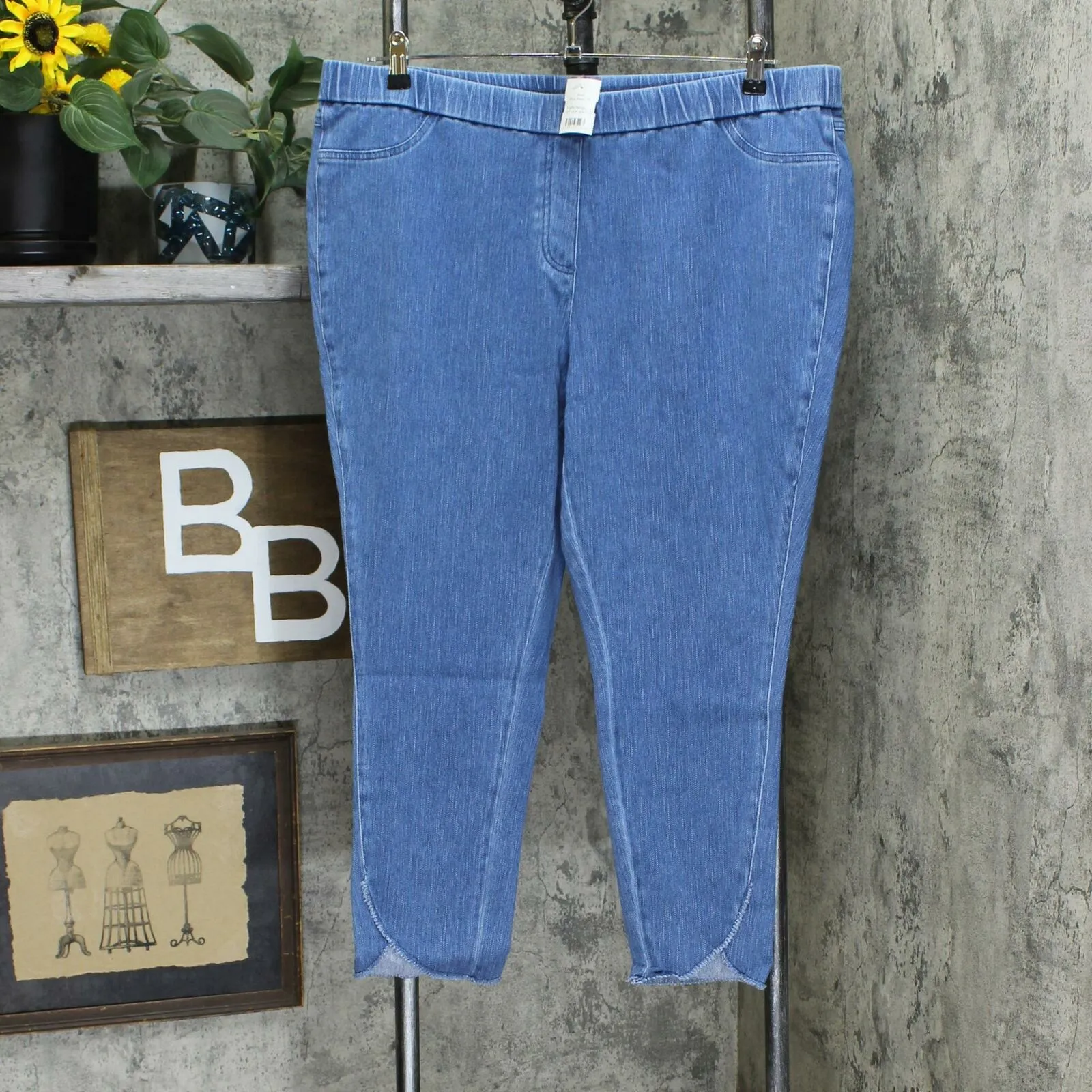 Isaac Mizrahi Live! Plus Petite Knit Denim Tulip Hem Ankle Jeans