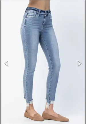 JUDY BLUE MID RISE JEANS