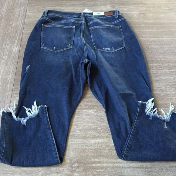 Judy Blue Womens Mid Rise Shark Bite Frayed Hem Slim Fit Jeans 16W Nwt