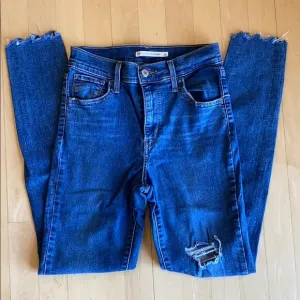 Levi 720 - High Rise Super Skinny Jeans