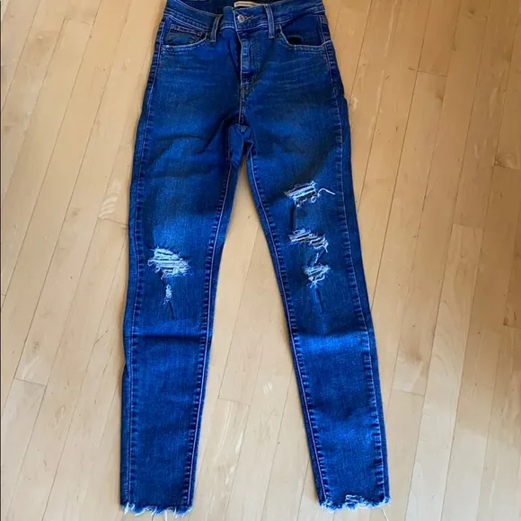 Levi 720 - High Rise Super Skinny Jeans