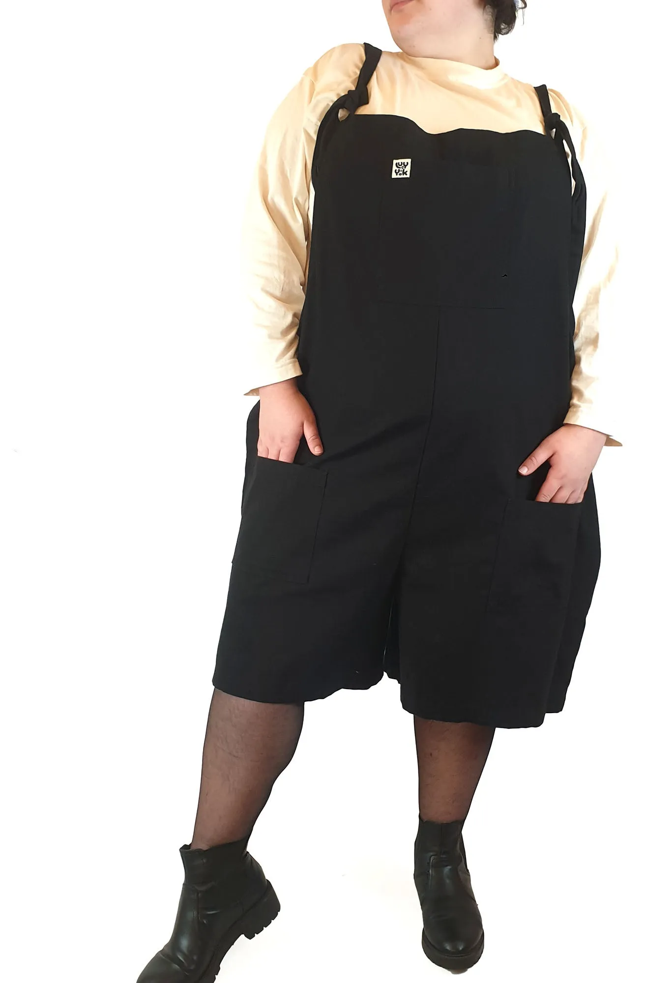 Lucy & Yak black cotton dungaree shorts size UK32R