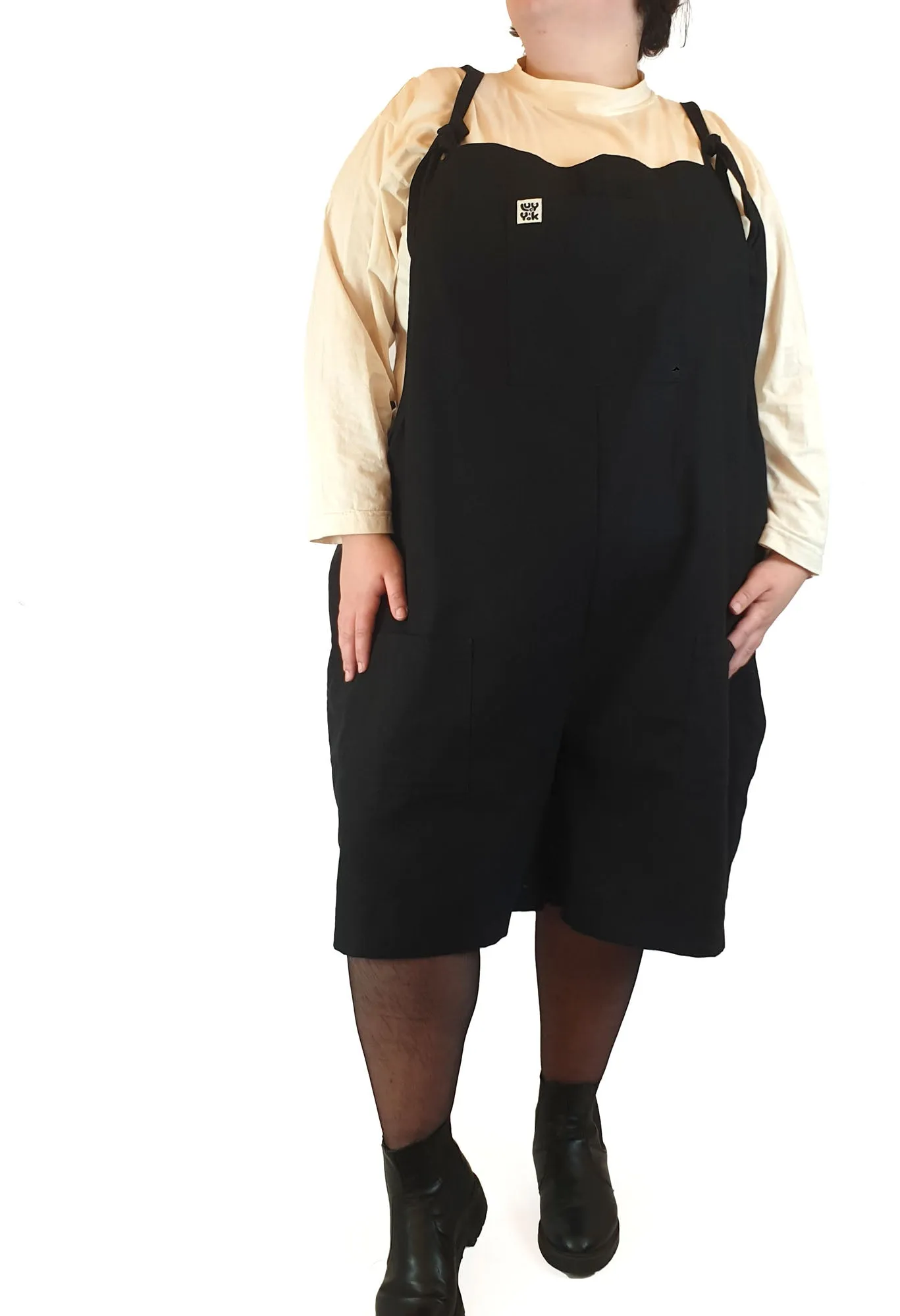 Lucy & Yak black cotton dungaree shorts size UK32R