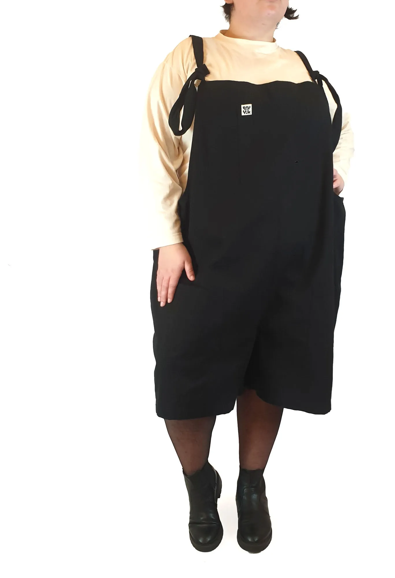 Lucy & Yak black cotton dungaree shorts size UK32R