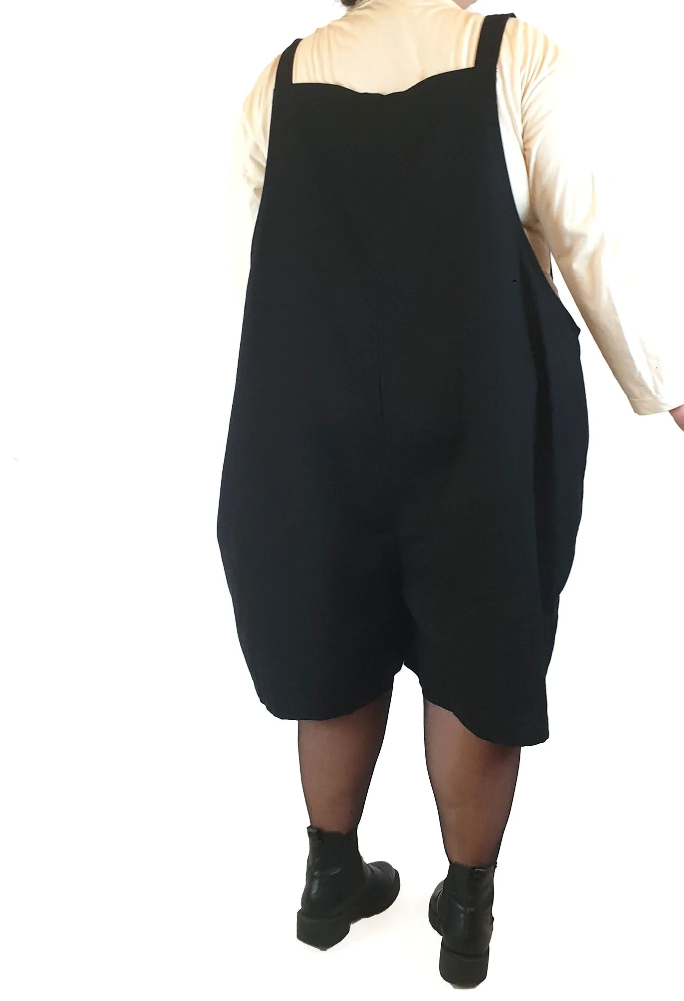 Lucy & Yak black cotton dungaree shorts size UK32R