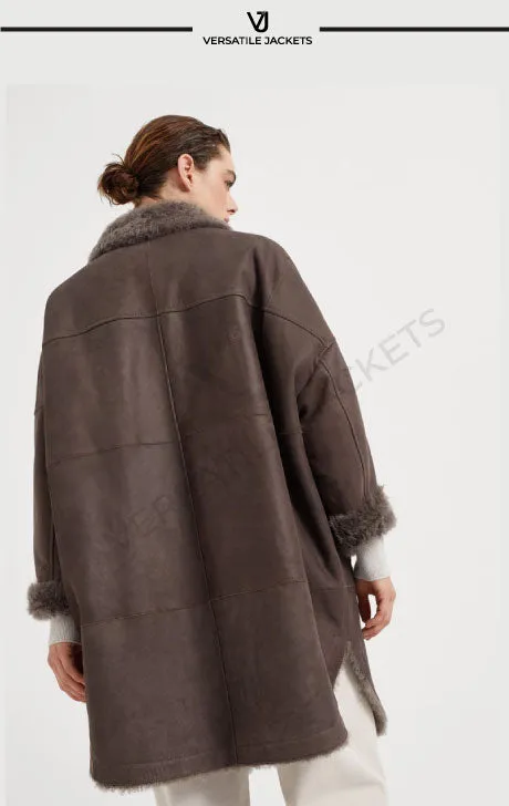 Luxurious Shearling Coat - Stylish, Warm, and Timeless Outerwear
