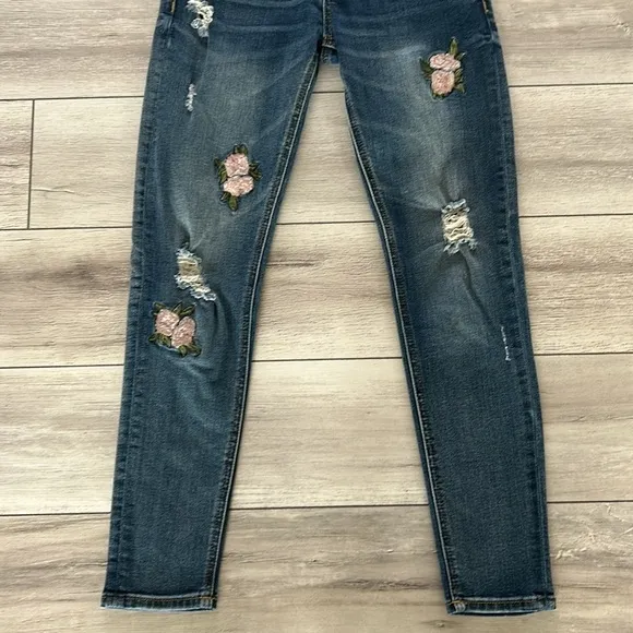 Miss Me ankle skinny jeans size 25 embroidered roses floral