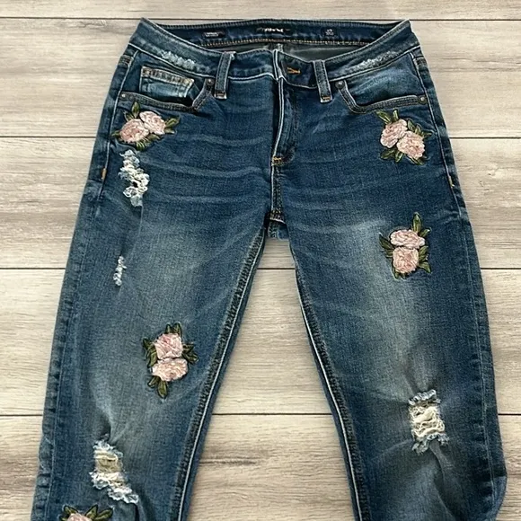 Miss Me ankle skinny jeans size 25 embroidered roses floral