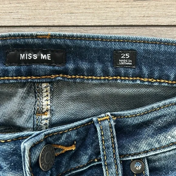 Miss Me ankle skinny jeans size 25 embroidered roses floral