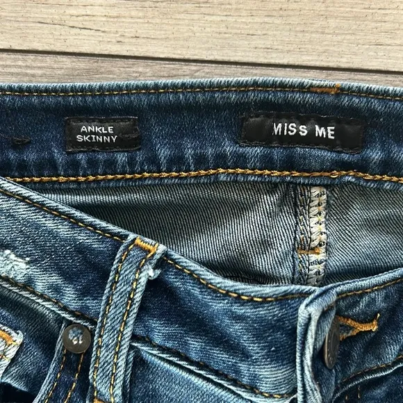 Miss Me ankle skinny jeans size 25 embroidered roses floral