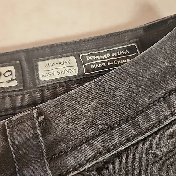 Miss Me Mid Rise Easy Skinny Black Embellished Skinny Jeans 29 Embroidered Y2K