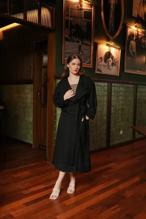 NADYAA BLAZER IN DEEP BLACK