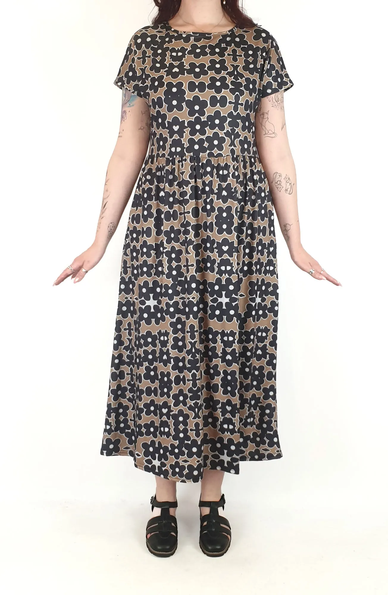 Neutral toned flower print dress size M