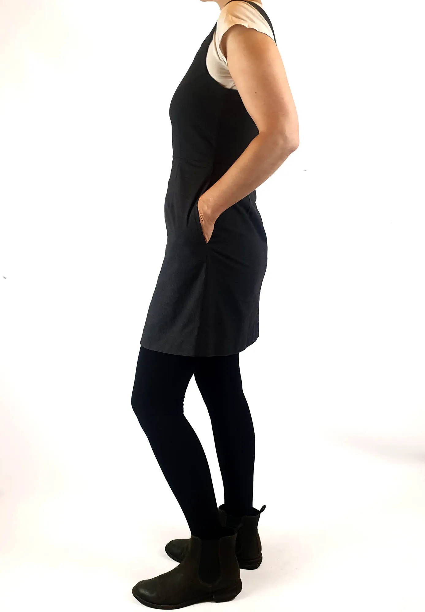 Neuw black sleeveless subtle striped dress size 8