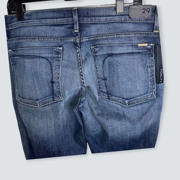 NWT Fidelity AXL Relaxed Skinny Jeans womens size 29 some stretch