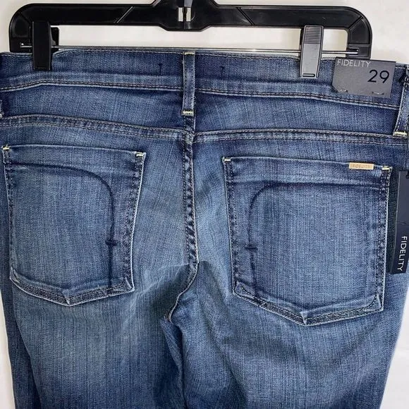 NWT Fidelity AXL Relaxed Skinny Jeans womens size 29 some stretch