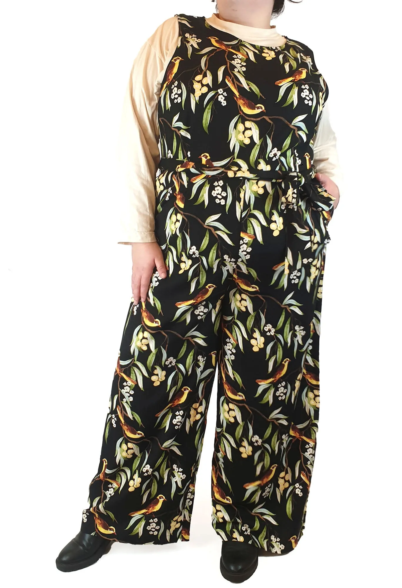 Princess Highway black floral print sleeveless jumpsuit size 20