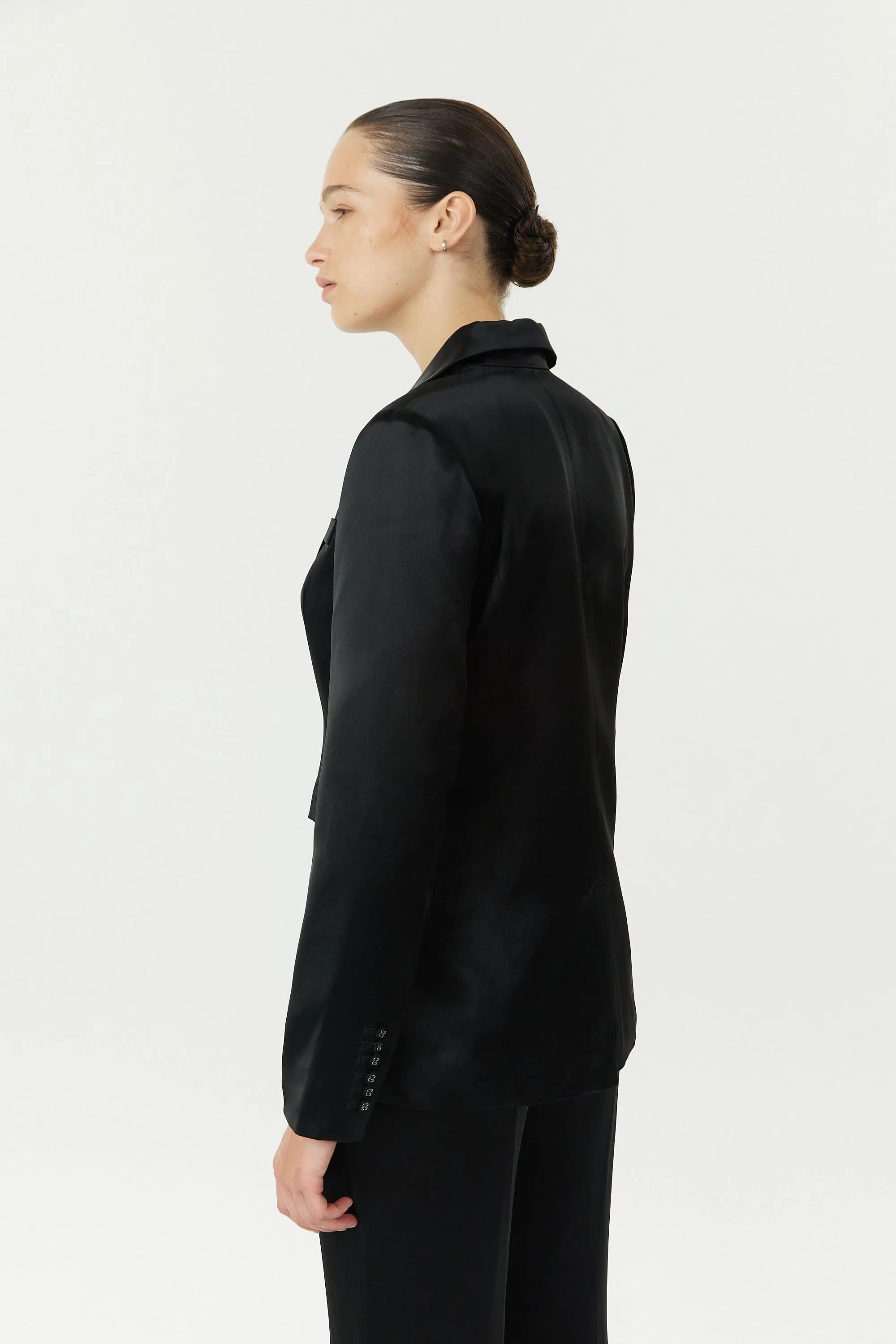 SATIN TAILORED BLAZER | BLACK