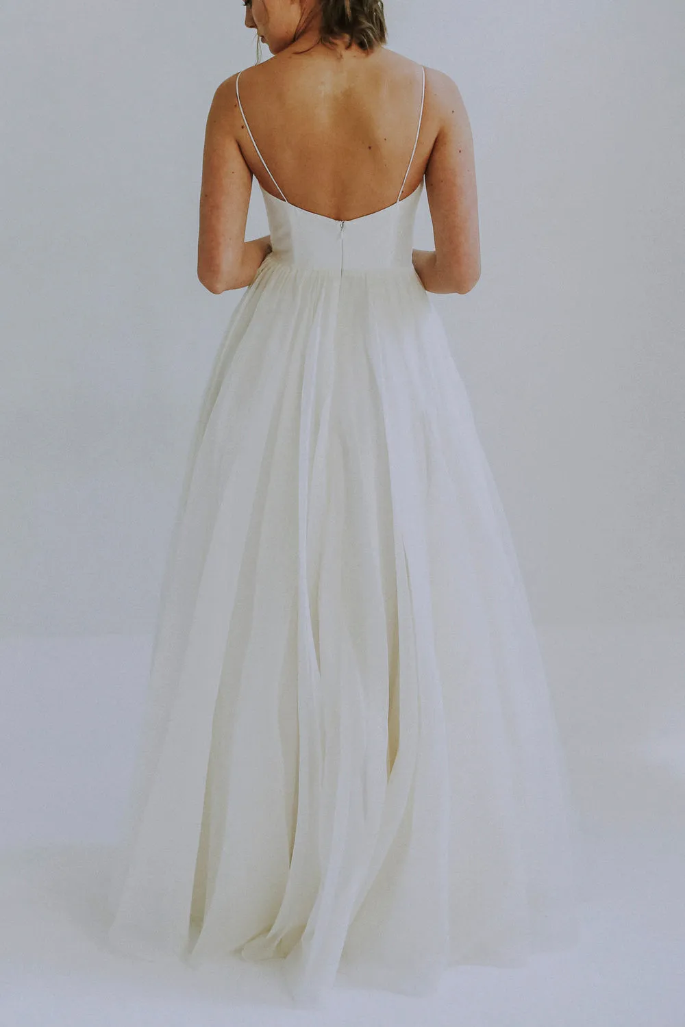 Sexy A-line Spaghetti Straps Wedding Dress With Tulle Skirt-715775