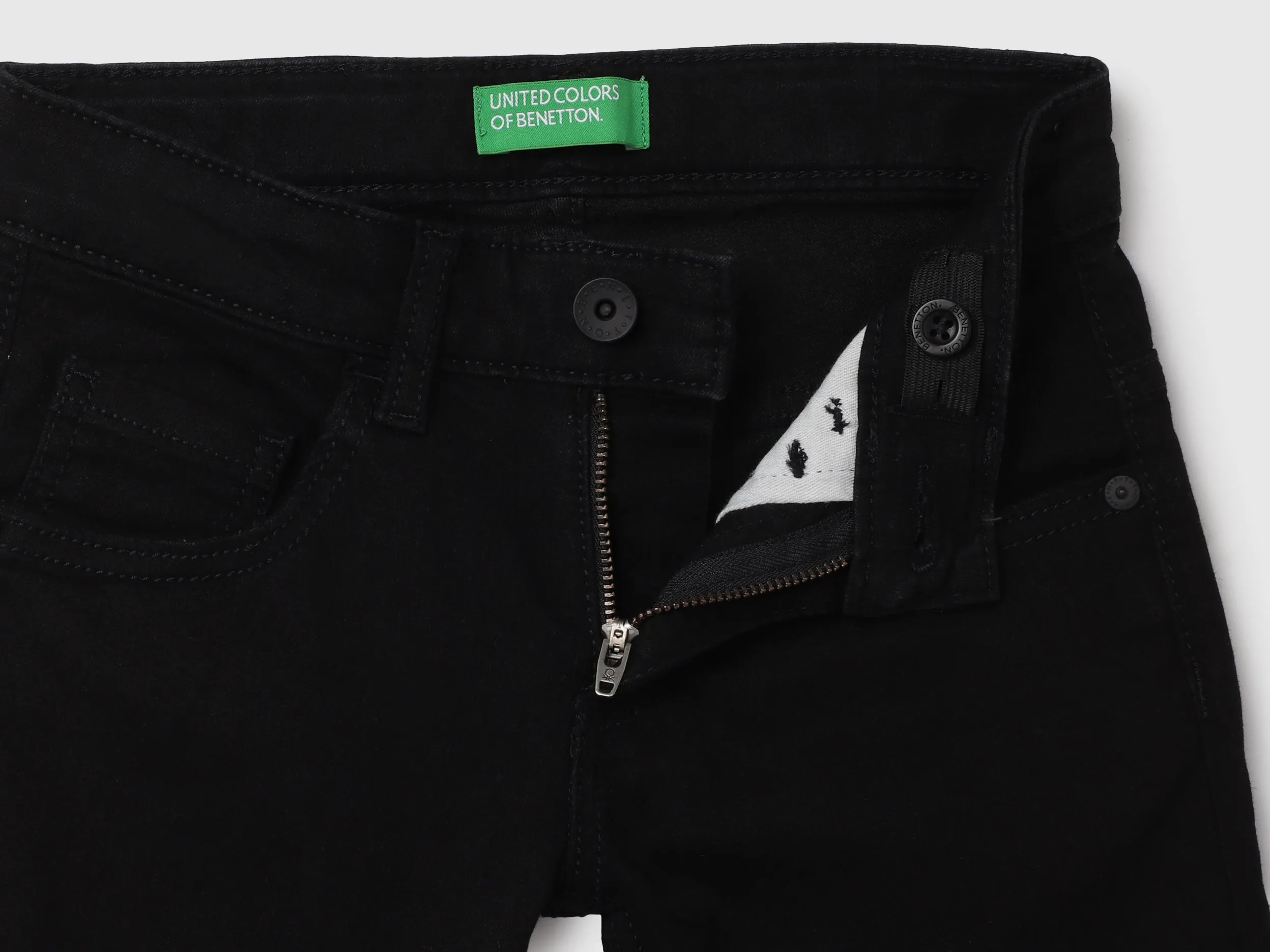 Solid Pattern Slim Fit Jeans