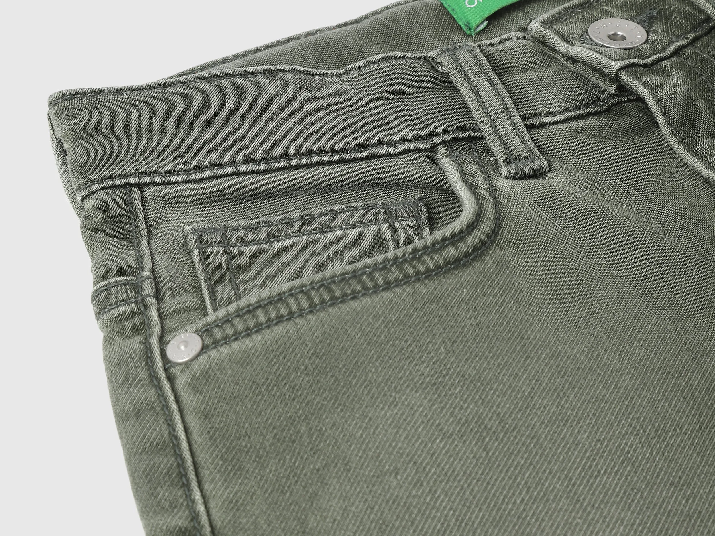 Solid Slim Fit Jeans