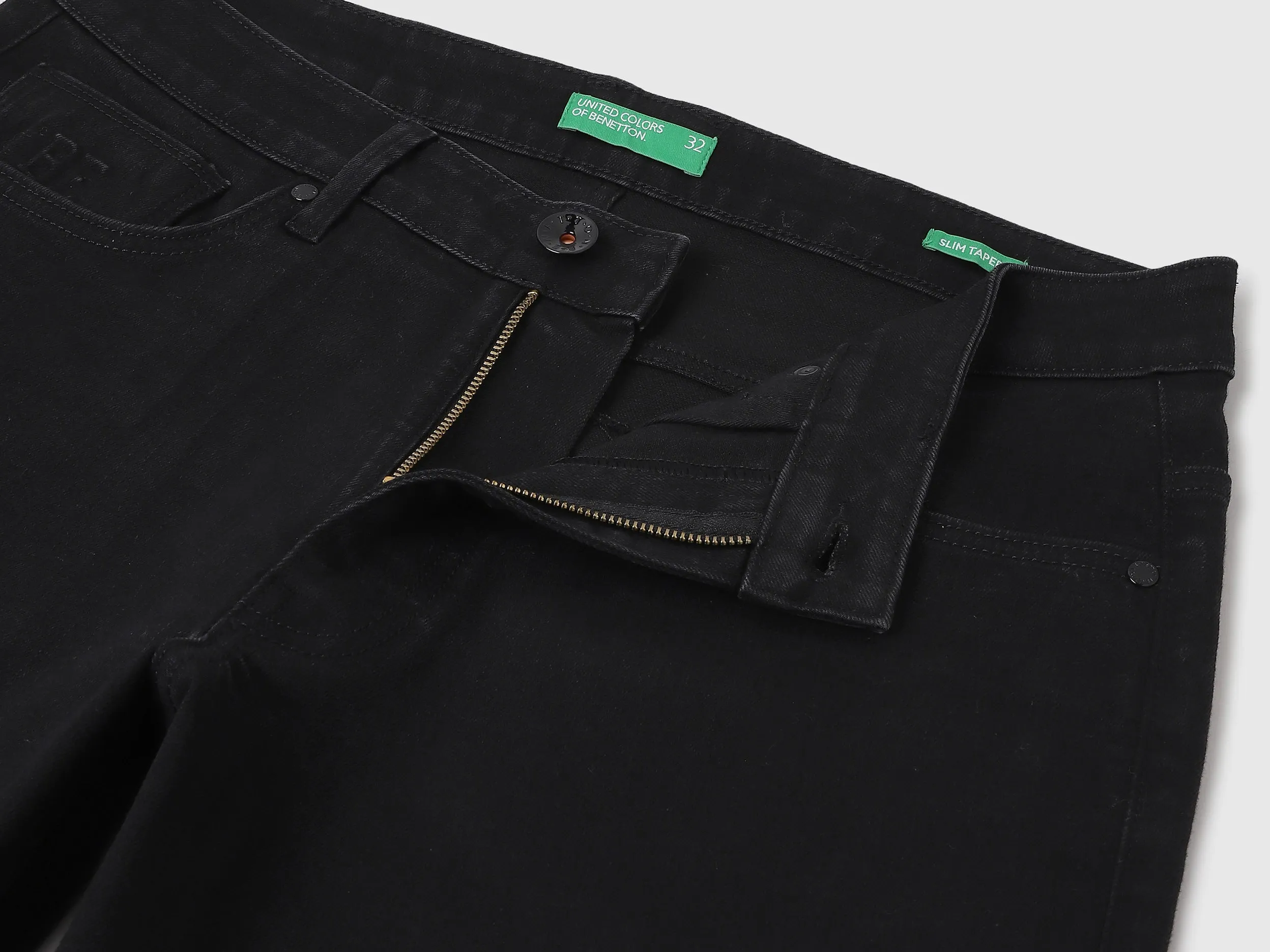 Solid Slim Fit Jeans