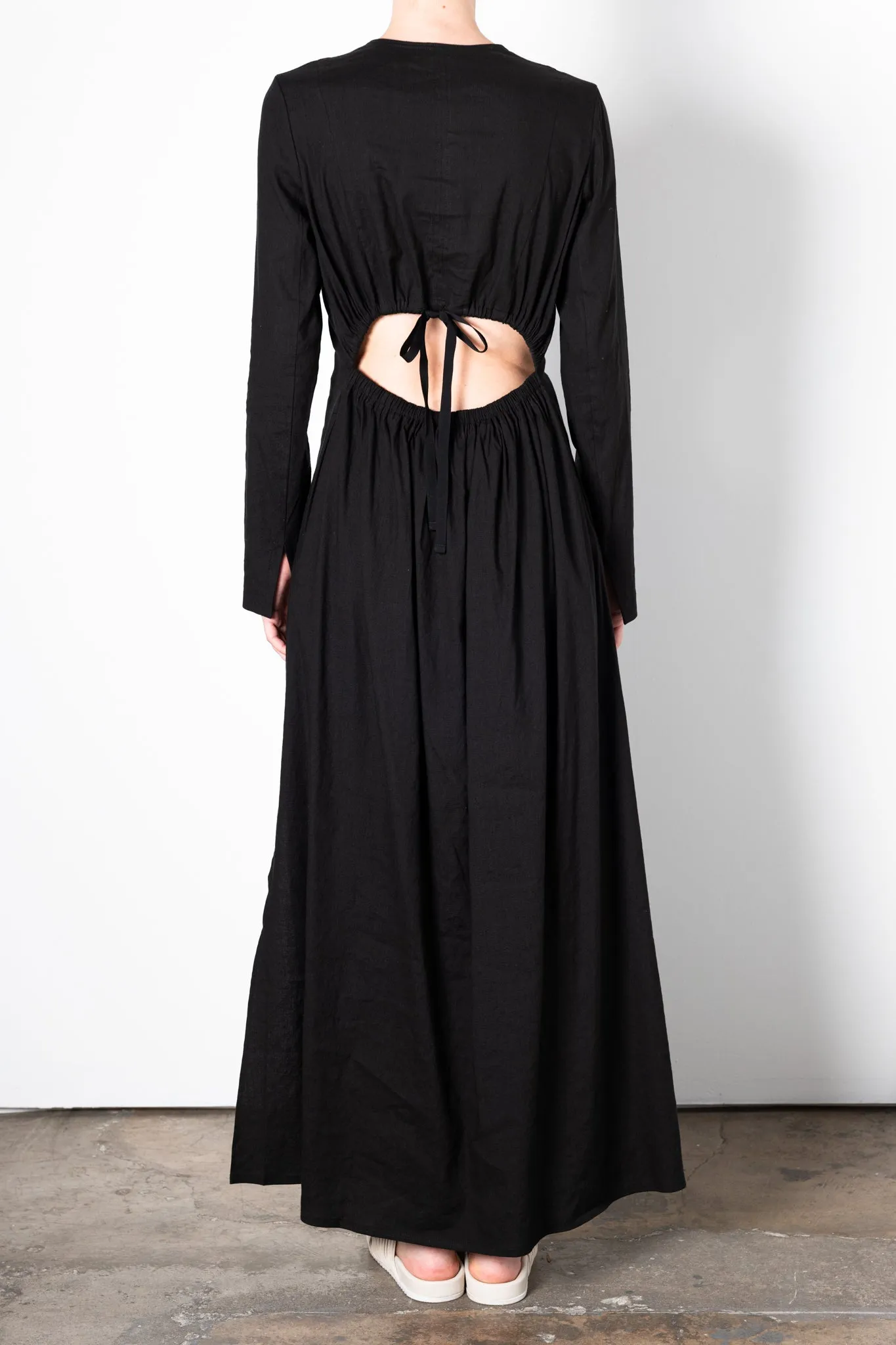Stretch Linen V Neck Dress with Cut Out Back - WONDA