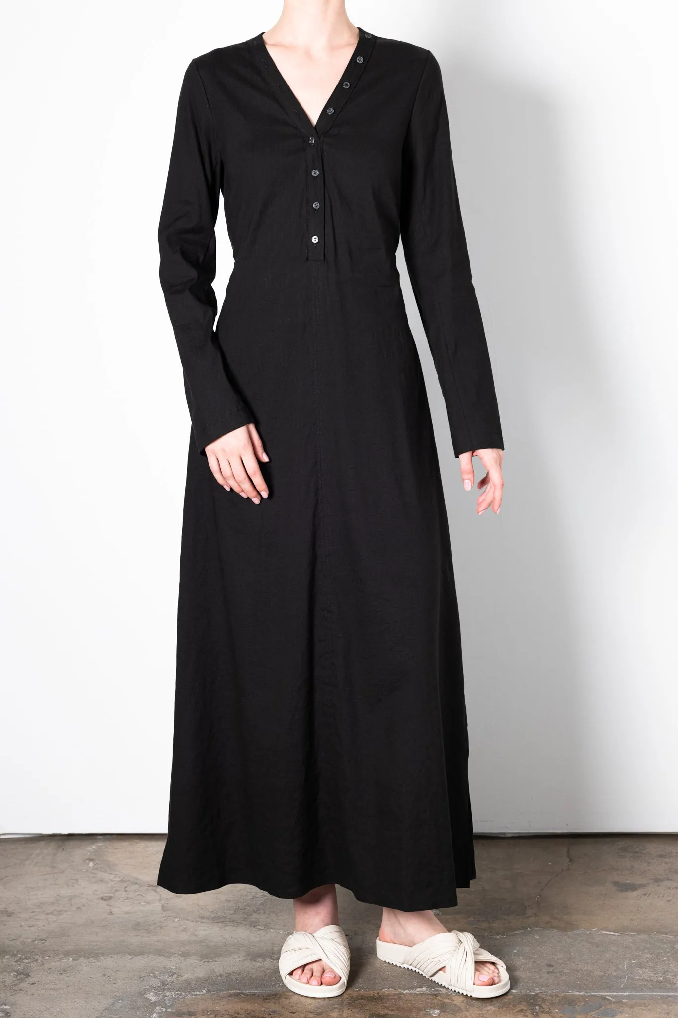 Stretch Linen V Neck Dress with Cut Out Back - WONDA