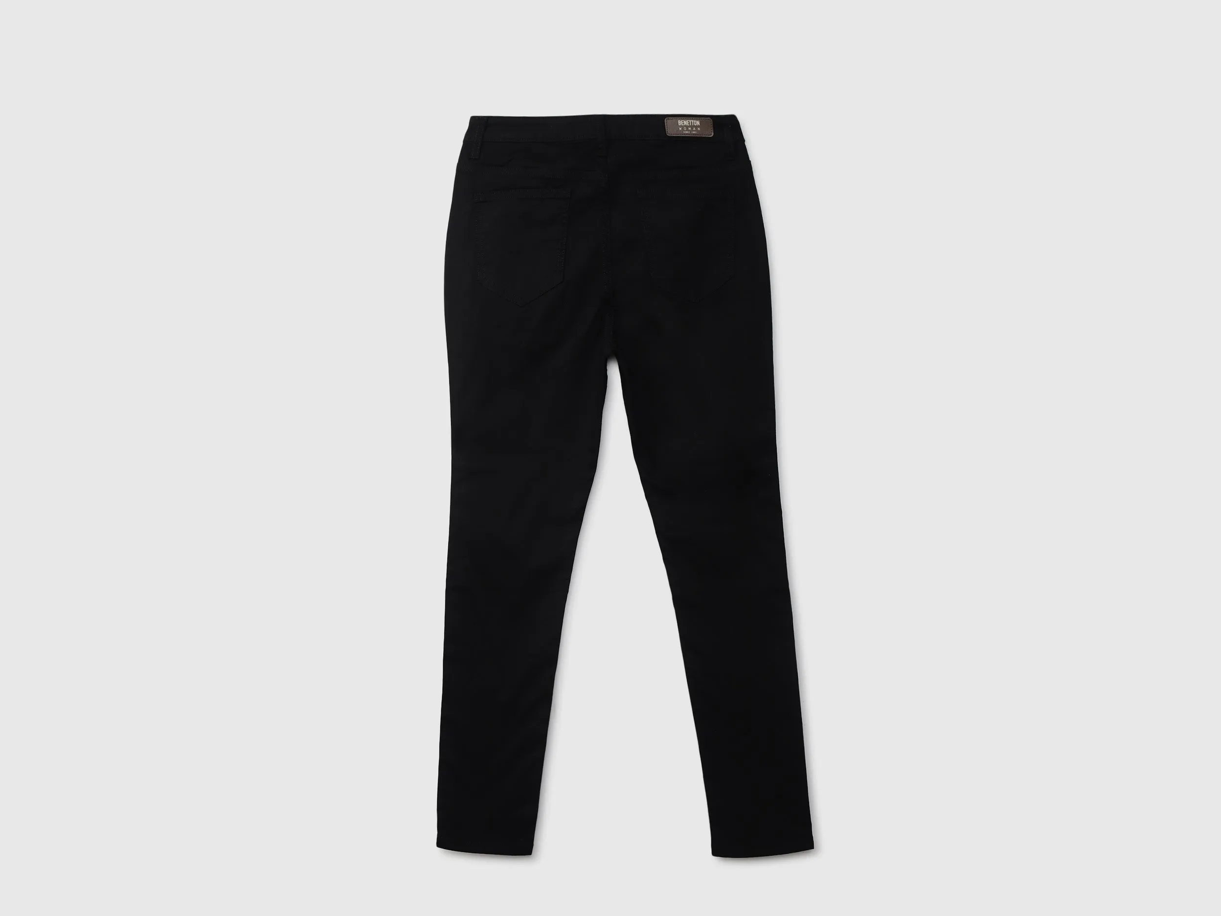 Women Solid Skinny Fit Jeans