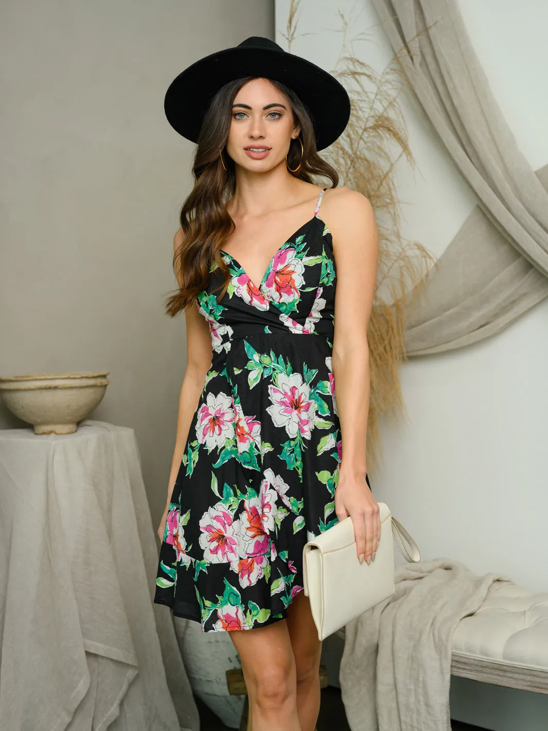 WOMEN'S V-NECK FLORAL MINI DRESS